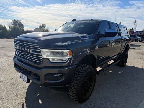 Used 2020 RAM 2500 Laramie AWD/4WD image 1