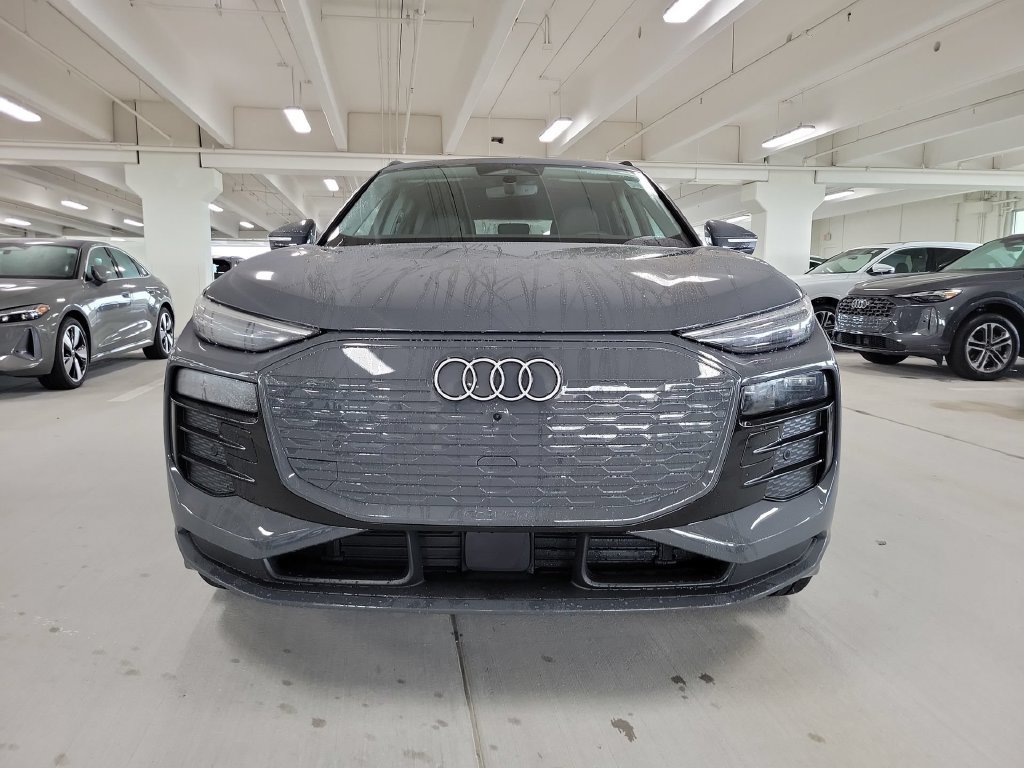 Used 2025 Audi Q6 e-tron Premium Plus w/ Premium Plus AWD/4WD image 3