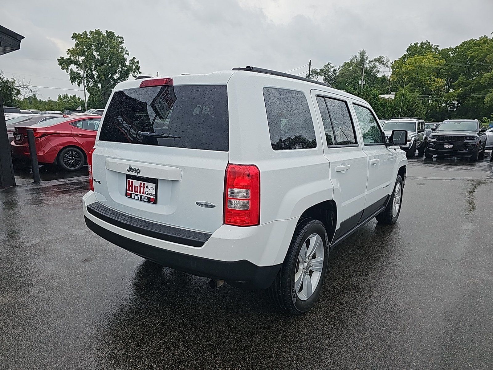 Used 2015 Jeep Patriot Latitude AWD/4WD image 3