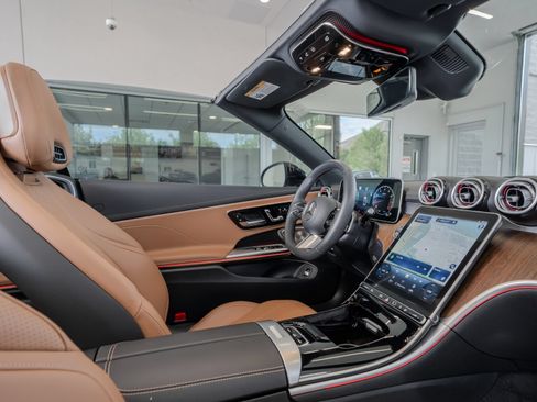 Used 2024 Mercedes-Benz CLE 300 4MATIC Cabriolet image 19