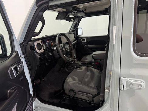 Used 2024 Jeep Wrangler Unlimited Sport AWD/4WD image 15