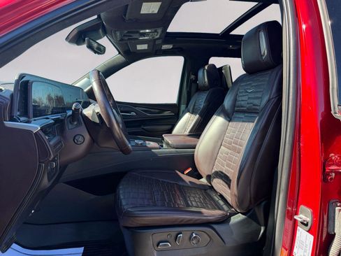 Used 2022 Cadillac Escalade Sport Platinum image 9