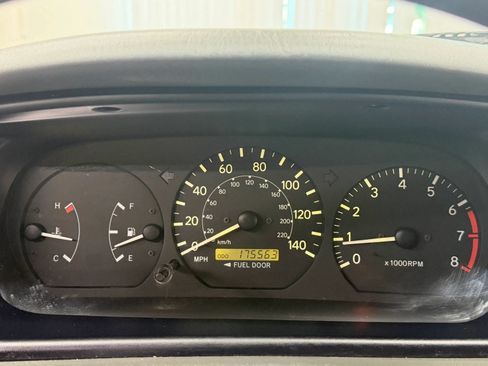 Used 2000 Toyota Camry CE w/ Value Pkg 1 FWD image 25