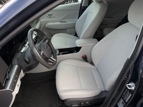 Used 2025 Hyundai Kona SEL image 35