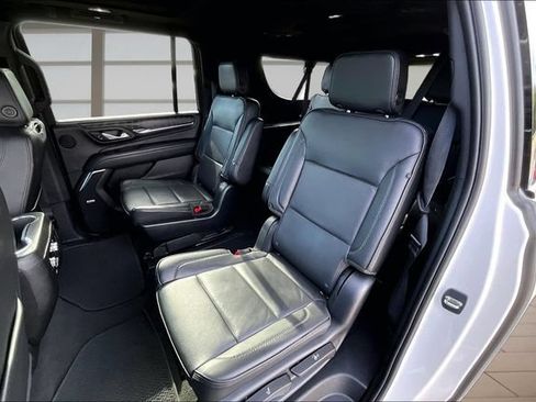 Used 2023 GMC Yukon XL Denali w/ Advanced Technology Package AWD/4WD image 25