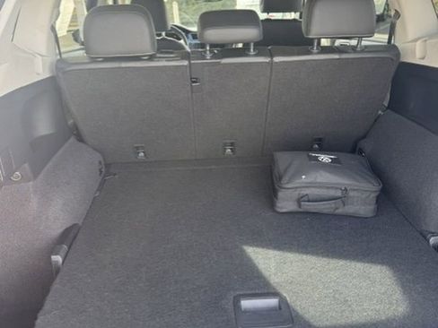 Used 2022 Volkswagen Tiguan SE w/ Panoramic Sunroof Package image 24