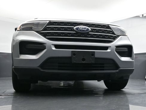 Used 2022 Ford Explorer XLT image 33