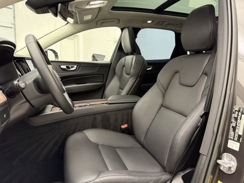 Certified 2023 Volvo XC60 B5 Plus w/ Protection Package Premier image 13