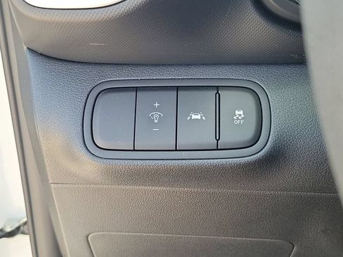 Used 2022 Hyundai Venue SE w/ Cargo Package FWD image 18