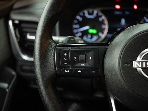 Used 2022 Nissan Rogue SV FWD image 28