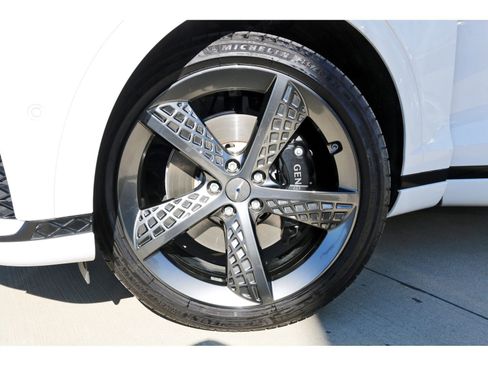 Used 2025 Genesis GV70 2.5T Sport Prestige w/ Sport Prestige Package image 32