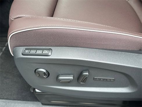 New 2025 Volkswagen ID. Buzz Pro S image 40