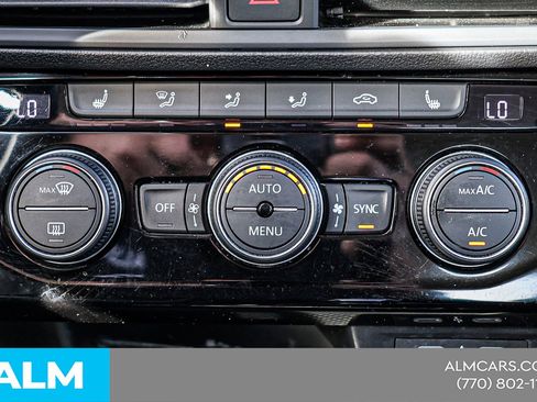 Used 2024 Volkswagen Jetta SE image 33