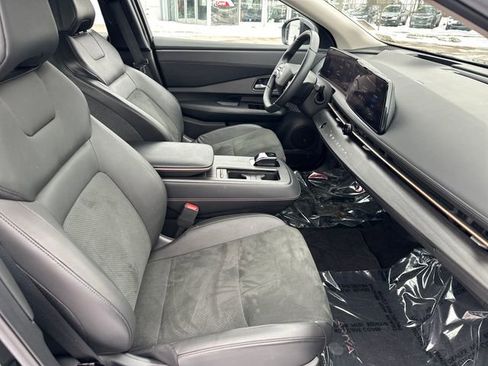 Used 2024 Nissan Ariya AWD image 27