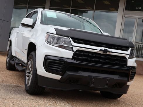 Used 2022 Chevrolet Colorado W/T w/ Custom Special Edition image 7