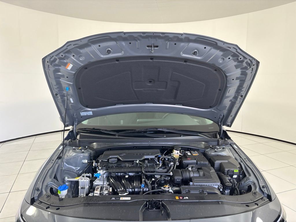 New 2026 Hyundai Elantra SE FWD image 11