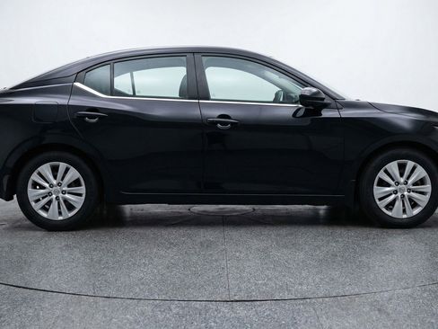 Used 2025 Nissan Sentra S image 11