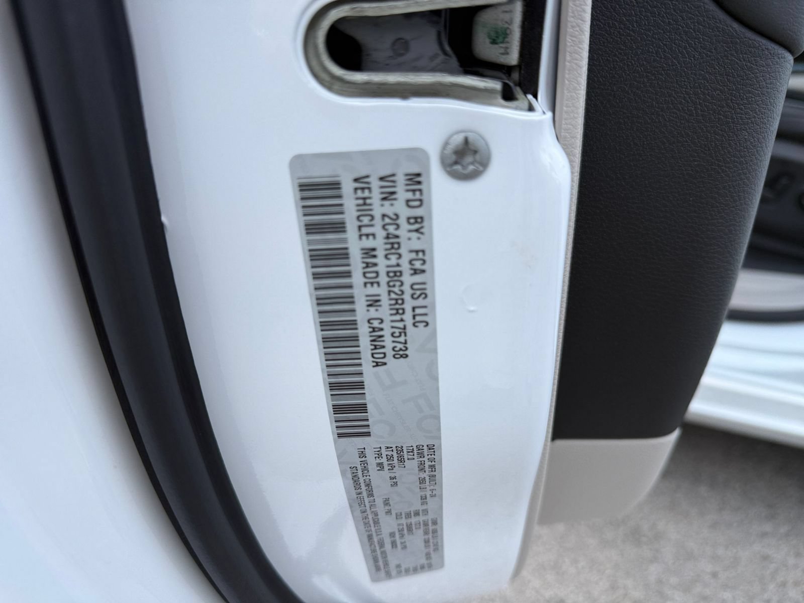 Used 2024 Chrysler Pacifica Touring-L FWD image 31