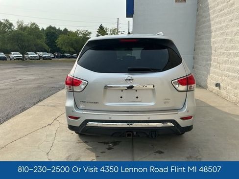 Used 2014 Nissan Pathfinder SV AWD/4WD image 9