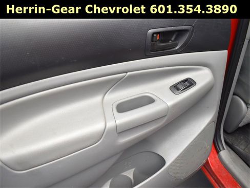 Used 2012 Toyota Tacoma PreRunner image 14