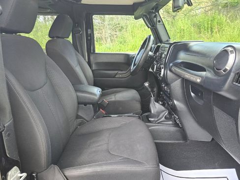 Used 2013 Jeep Wrangler Sport AWD/4WD image 14