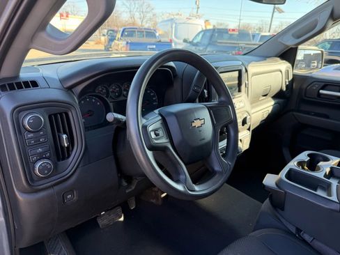 Used 2019 Chevrolet Silverado 1500 Custom w/ Custom Convenience Package image 9
