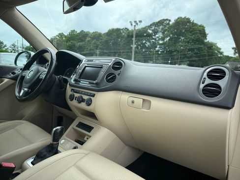 Used 2017 Volkswagen Tiguan Wolfsburg Edition FWD image 14