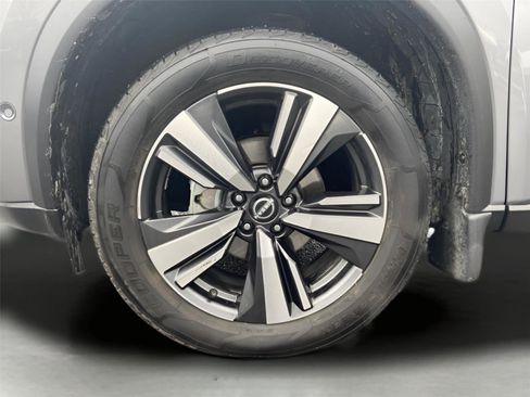 Used 2023 Nissan Rogue SL w/ SL Premium Package image 15