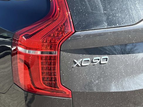 Used 2024 Volvo XC90 B6 Plus w/ Protection Package image 10