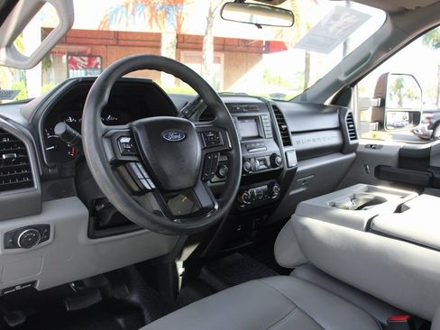 Used 2020 Ford F250 XL w/ Power Equipment Group image 21