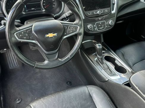 Used 2016 Chevrolet Malibu LT w/ Leather Package FWD image 9