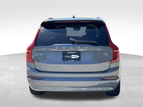 Used 2023 Volvo XC90 B5 Core w/ Protection Package Premier AWD/4WD image 7