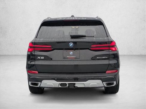 New 2026 BMW X5 xDrive50e image 7