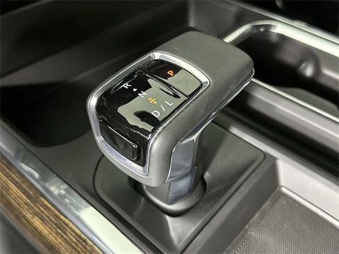 New 2025 GMC Sierra 1500 Elevation image 16