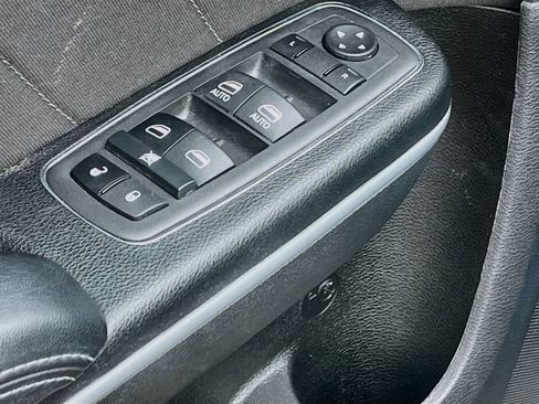 Used 2022 Dodge Charger SXT AWD/4WD image 17