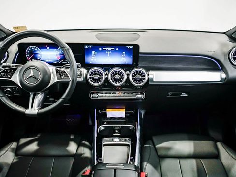 Used 2026 Mercedes-Benz GLB 250 image 12