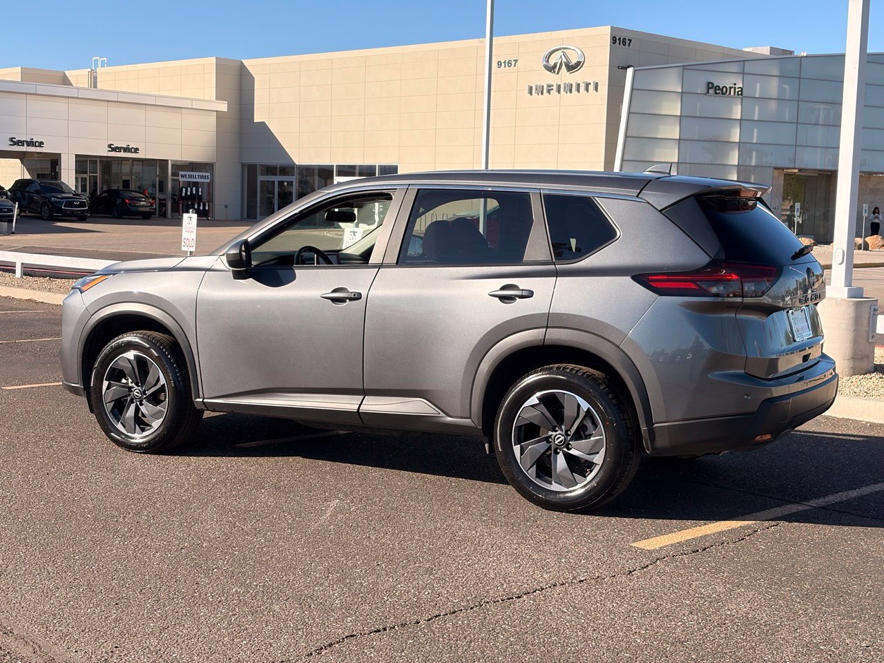 Certified 2025 Nissan Rogue SV FWD image 4