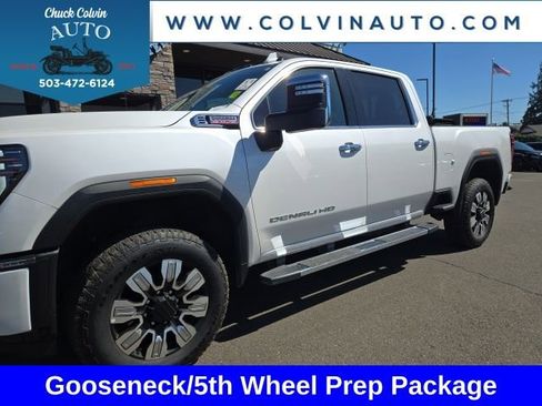 Used 2024 GMC Sierra 3500 Denali w/ Technology Package image 4