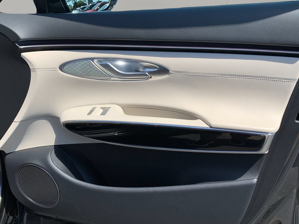 Certified 2026 Genesis GV70 2.5T AWD/4WD image 33