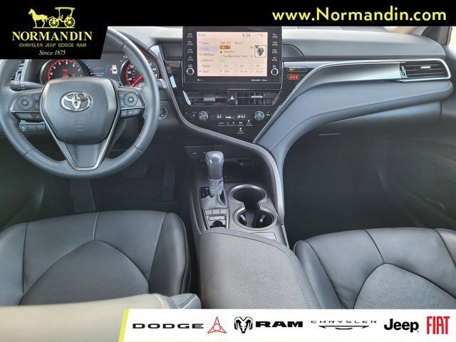 Used 2023 Toyota Camry XSE FWD image 6