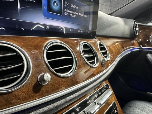 Used 2019 Mercedes-Benz E 300 4MATIC w/ Driver Assistance Package image 22