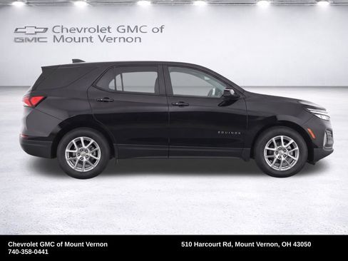 Used 2022 Chevrolet Equinox LS w/ LPO, Floor Liner Package FWD image 9