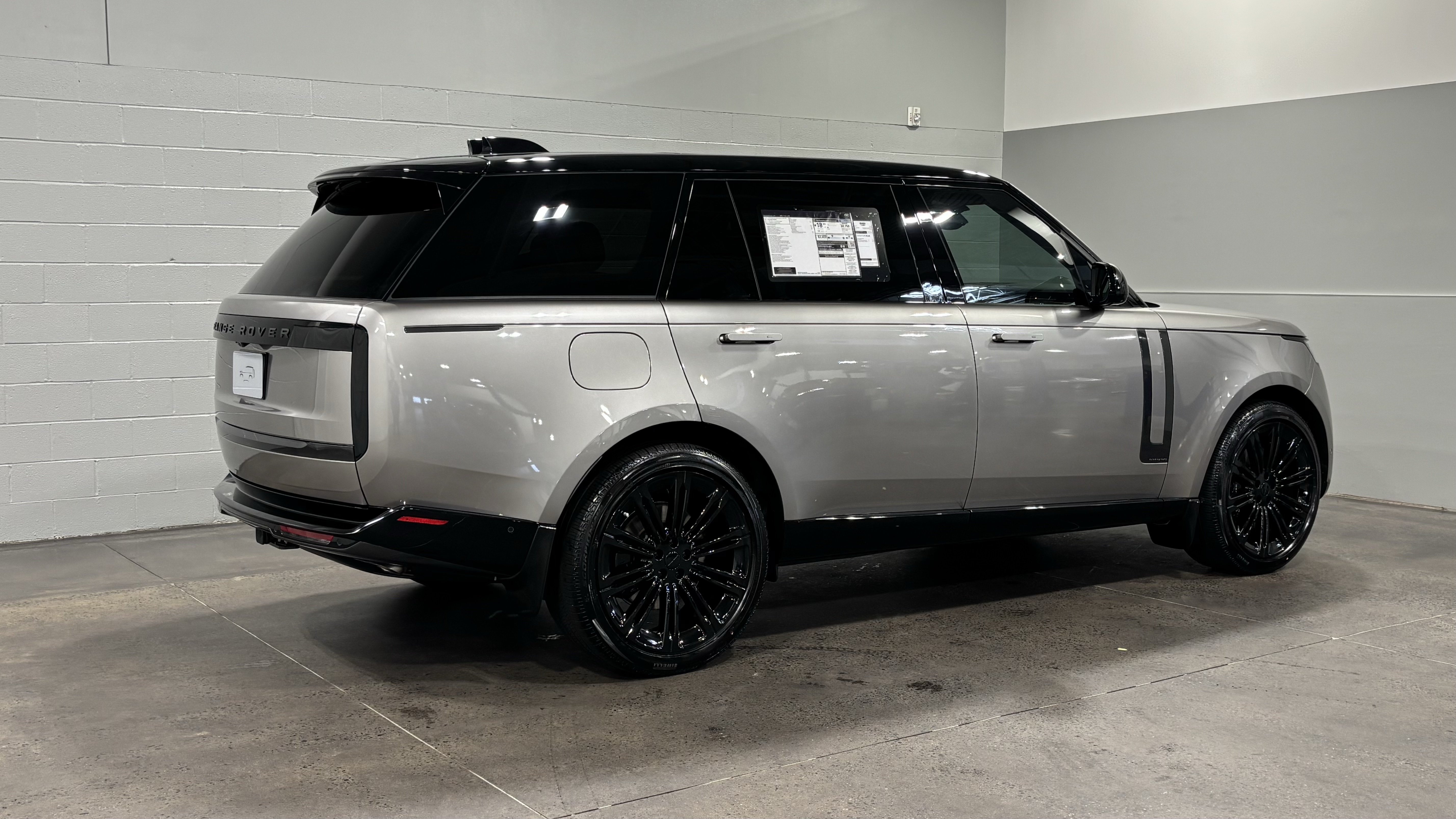 New 2026 Land Rover Range Rover Long Wheelbase Autobiography AWD/4WD image 2