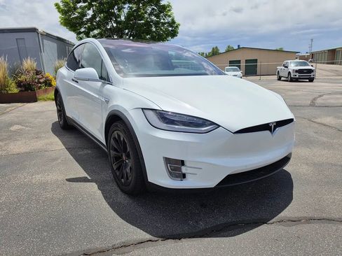 Used 2020 Tesla Model X Long Range AWD/4WD image 17