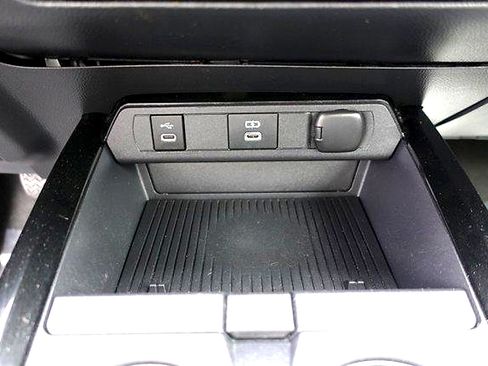 Used 2024 Toyota Prius LE FWD image 22