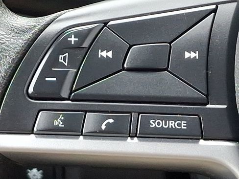 Used 2020 Nissan Kicks S FWD image 21