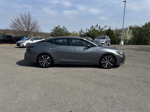 Used 2023 Nissan Maxima SL image 4