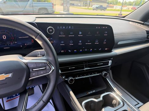 Used 2025 Chevrolet Traverse LT w/ LPO, Floor Liner Package AWD/4WD image 15