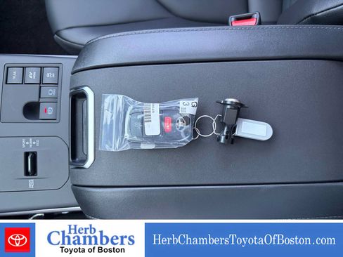 New 2026 Toyota Highlander XLE AWD/4WD image 13