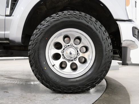 Used 2023 Ford F350 XLT image 36